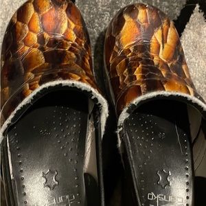 Dansko size 38